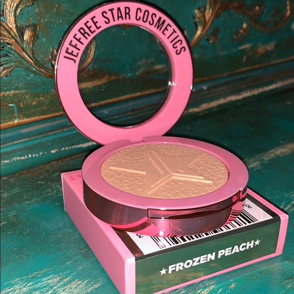 Jeffree Star Other - Jeffree Star Supreme Frost - Frozen Peach